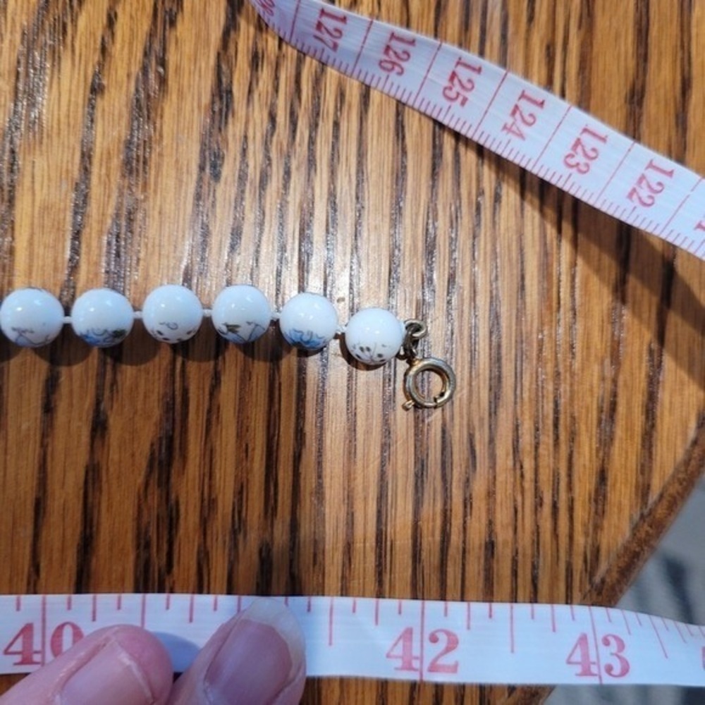 Vintage White Porcelain Floral Beaded Necklace Blue Gold Flower 42 Inch Strand - Picture 8 of 10